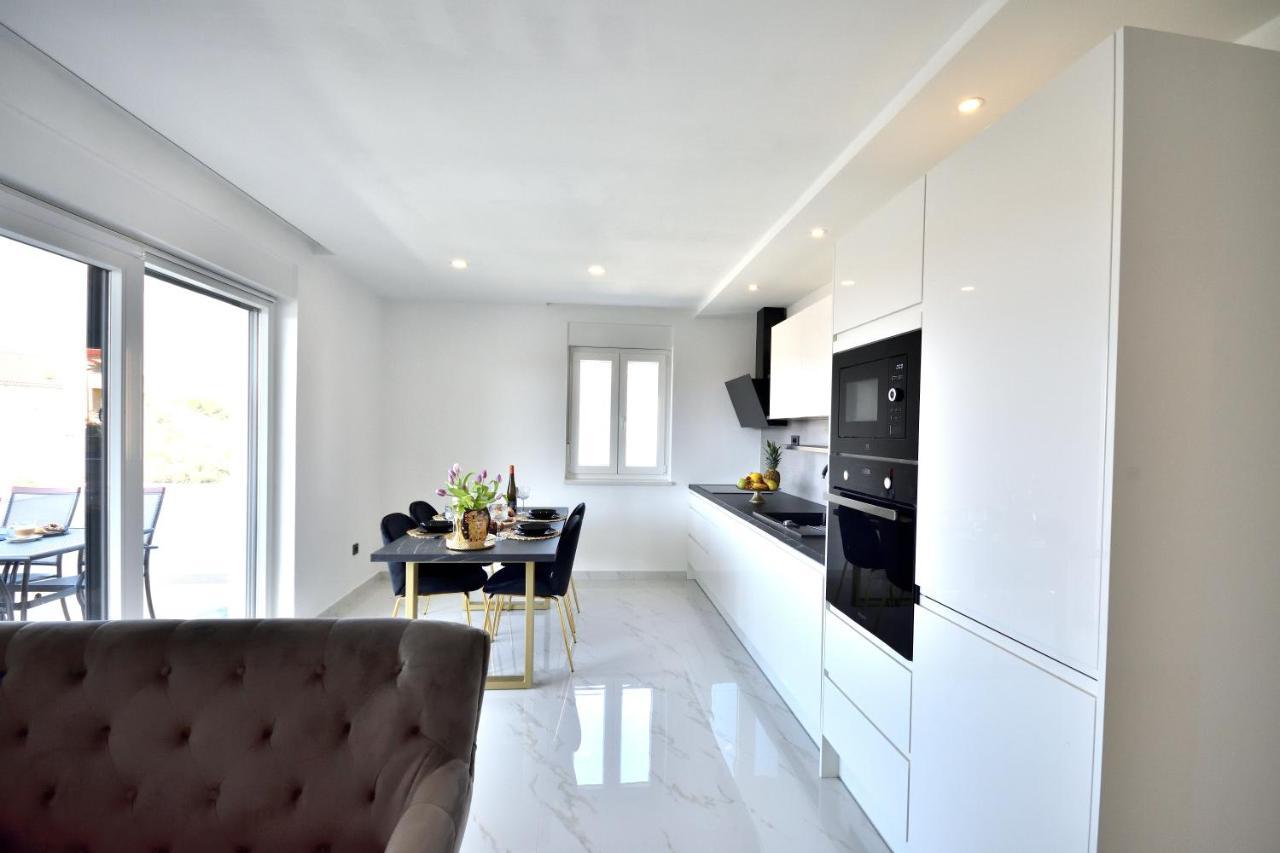Marina Apartment *